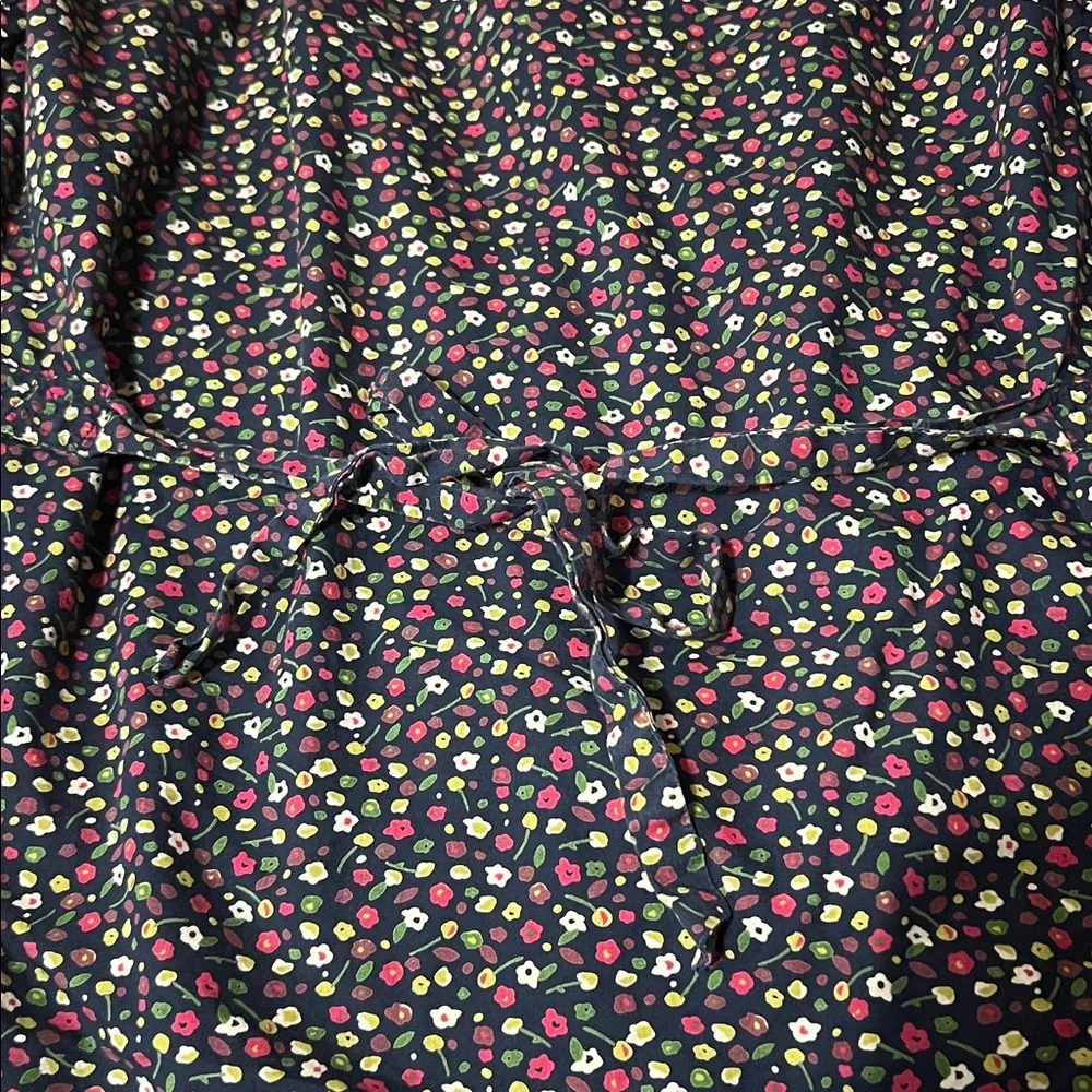 Banana Republic Floral Button-Front Women's Top with tie back, size medium - Picture 4 of 4